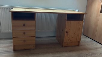 Kancelářský stůl. - 2