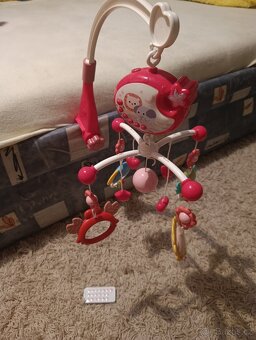 Kolotoč nad postýlku - 2