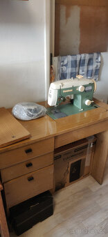 Šicí stroj Veritas. - 2