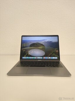 MacBook Air 13" 2019 | i5 • 8GB • 128GB SSD - 2