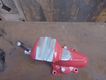 Svěrák York 100 - 2