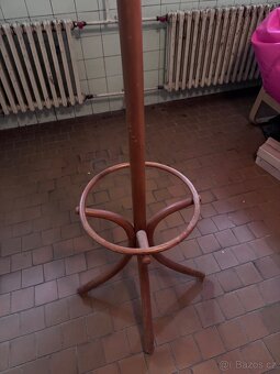 Dřevěný věšák - 2