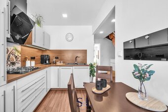 Prodej řadového domu 3+1, 82 m2, s terasou, zahradou a krásn - 2