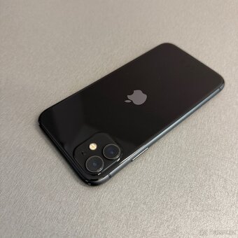 iPhone 11 64GB černý, 100% baterie, 12 měsíců záruka - 2