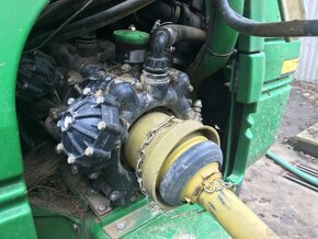 Postřikovač John Deere 962 R - 2