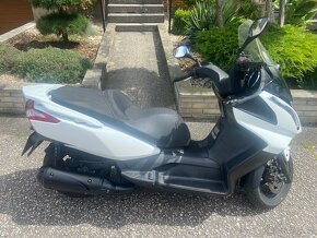 Prodám skútr Kymco Downtown 125i - 2