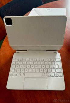 Apple Magic Keyboard 11” - 2