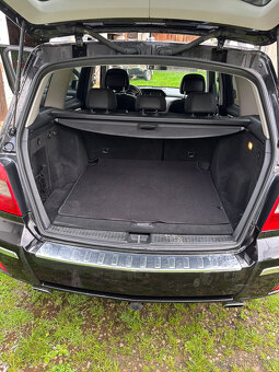 Mercedes-Benz GLK 320 CDI (2009) - 2