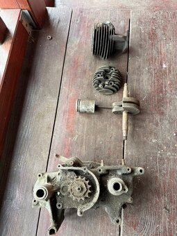 Jawa 100 Robot - motor - 2