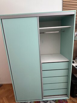 Šatní skříň - 2