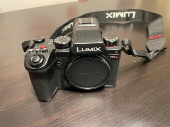 Panasonic Lumix DC-S5 II + objektivy 20-60 mm a 50 mm - 2