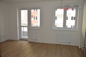 Pronájem částečně zařízeného bytu 1+kk  s balkonem, ul. Hlin - 2