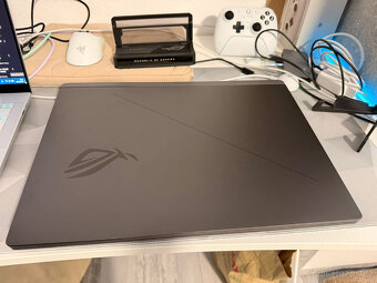 RTX 5080 ASUS ROG Strix G18 G815LW - 2