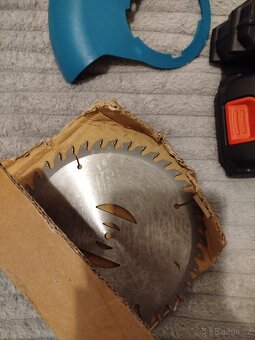 Akumulátorový vyžínač - 2