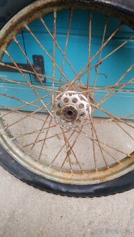 Zadní kolo na starou motorku - 2
