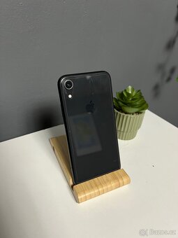iPhone XR 64GB Pěkný stav - 2