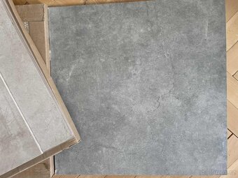 Přenechám levně obklady - 2