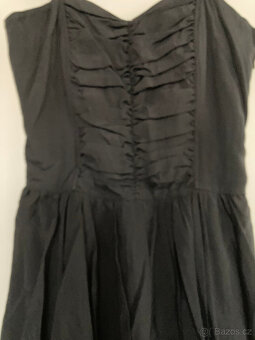 ČERNÉ SPOLEČENSKÉ ŠATY. - 2