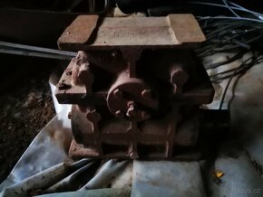 Úhlová převodovka - 2