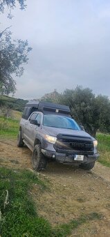 Expediční toyota Tundra - 2
