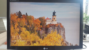 Plně funkční monitor LG Flatron W2452T - 2