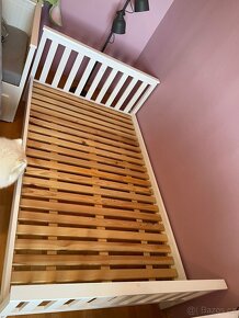Bílá dřevěná postel 120x200 cm - 2