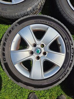 Pneu s elektrony škoda octav + zimní pneu s plechových disk, - 2