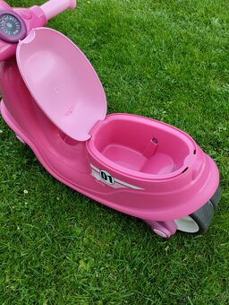 Smoby Pink Scooter - 2