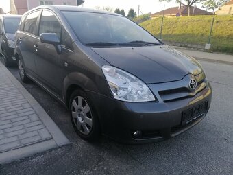 Toyota corrola verso 2,2D4D - 2