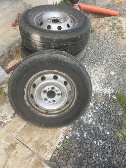 215/70 R15 - 2
