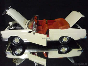 Mercedes Benz 280 SE Automatic Maisto 1/18 - 2