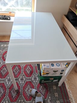 Prodám jídelní kovový stůl se sklem - 140 x 80 - 2