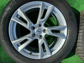 Originál alu kola Volvo XC40 zima zánovní R18 - 2