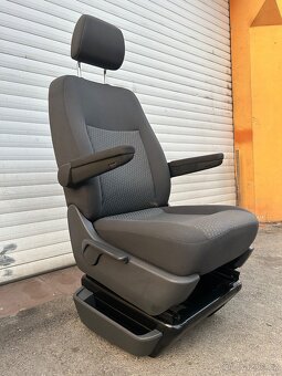 Přední kapitánské sedadlo spolujezdce VW T5.1 - 2