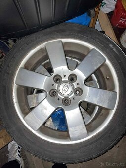Kia Alu kola, elektrony - 215/50 R17 91W - 2