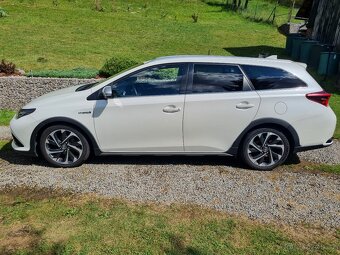 Toyota Auris Touring Sport 1,8 hybrid - 2