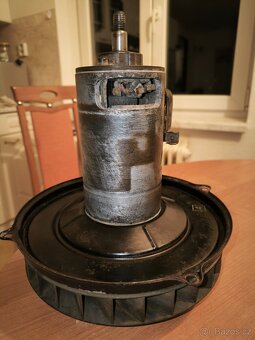 Prodám dynamo na VW Volkswagen brouk 6 volt - 2