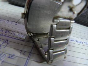 pro sběratele i na nošení krásné hodinky TIMEX - 2