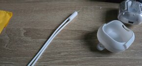 Bezdrátová sluchátka s LED displejem,a silikonovým krytem - 2