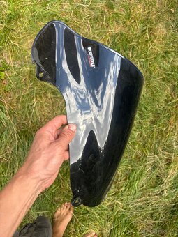 Kourove vyvysene plexi na Suzuki Gsxr 1000 01-02 750 600 00- - 2