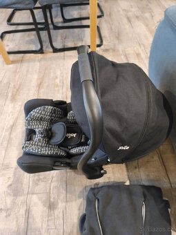 Autosedačka joie - 2