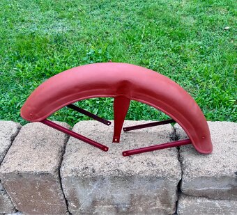 Jawa 250 350 Sport - přední blatník - 2