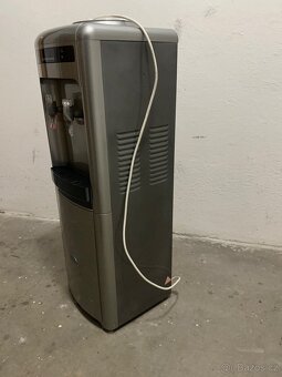 Dávkovač (automat) na vodu - 2