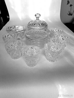 Krásná sada broušeného skla - 2