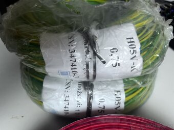 Měděné vodiče 300m - nové namotané - 2