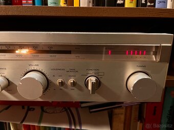 Hitachi SR-2010 stereo receiver - 2