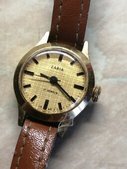 Dámské hodinky Zarja zlacené - 2