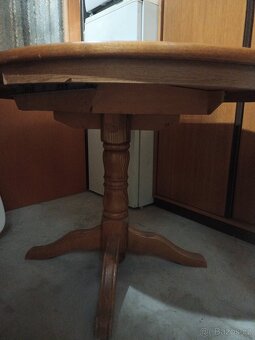 Dřevěný poctivý stůl z masivu NBK ( kulatý/ovál) - 2