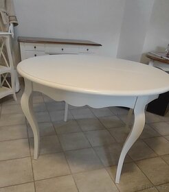 Jídelní stůl masiv - 2