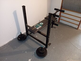 Posilovací lavice a sada závaží - 2